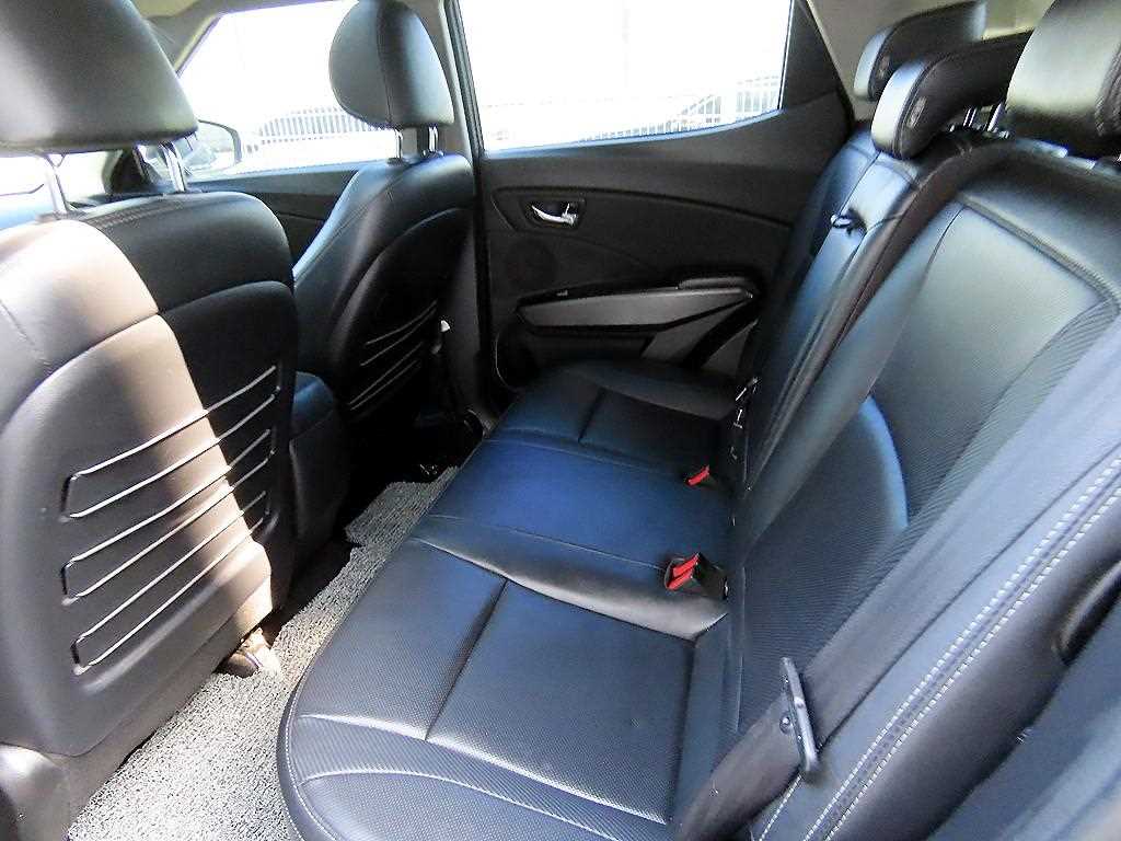 Ssangyong Tivoli - Vista 6