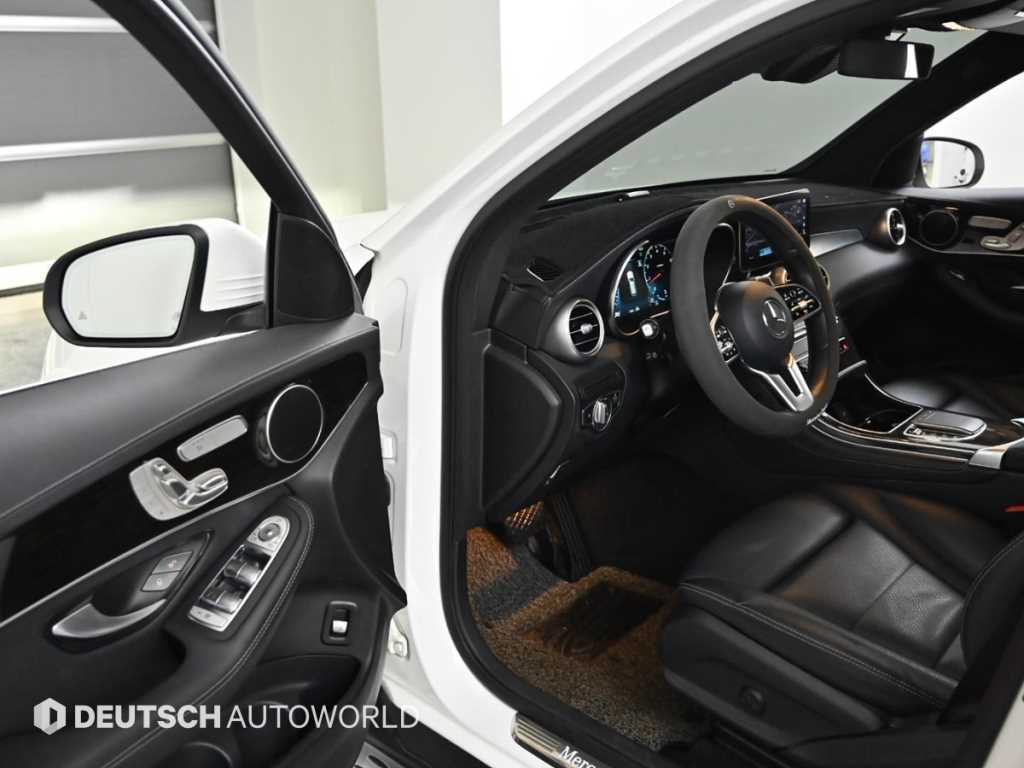 Mercedes Benz GLC Class - Vista 11