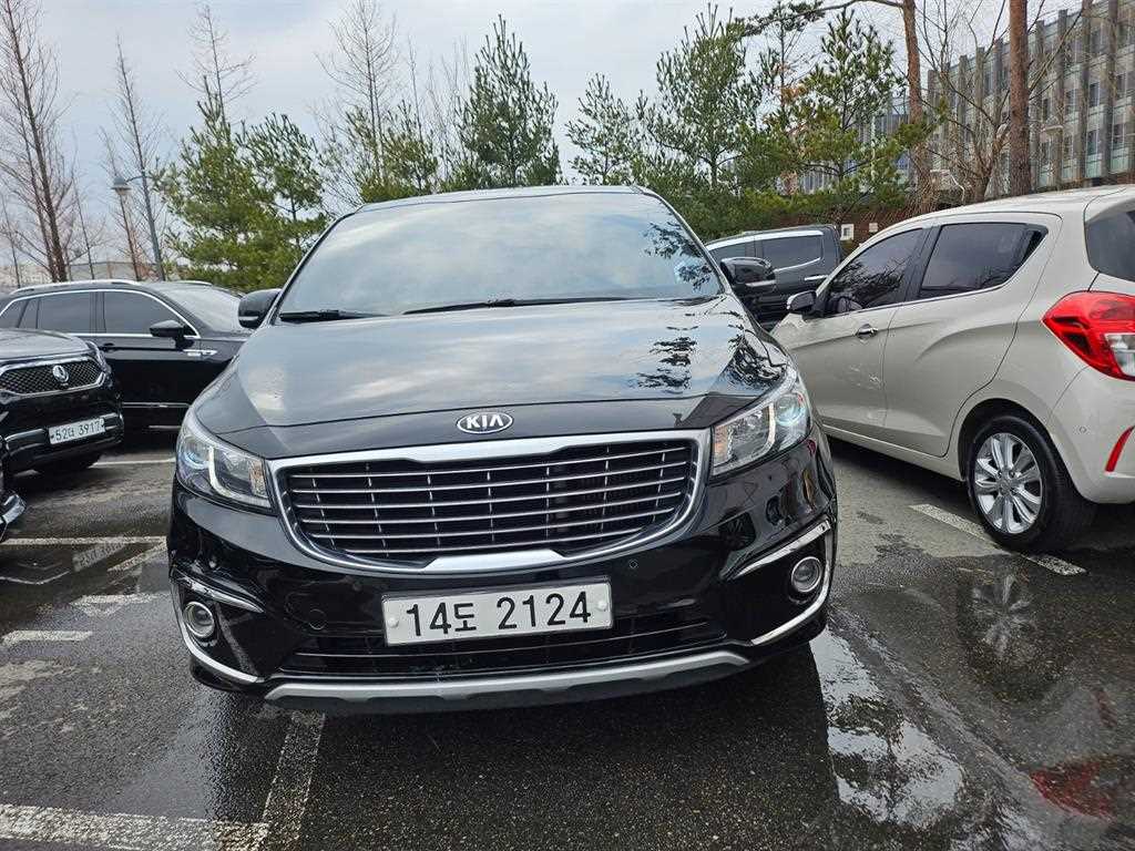 KIA Carnival 2016 Negro - Importación desde Corea - HF Imports Iquique - Foto 1