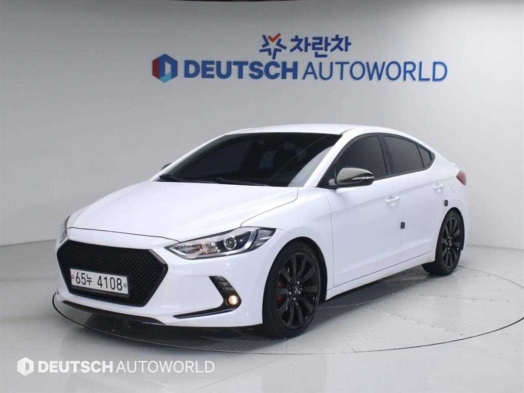 HYUNDAI Avante - Vista 2