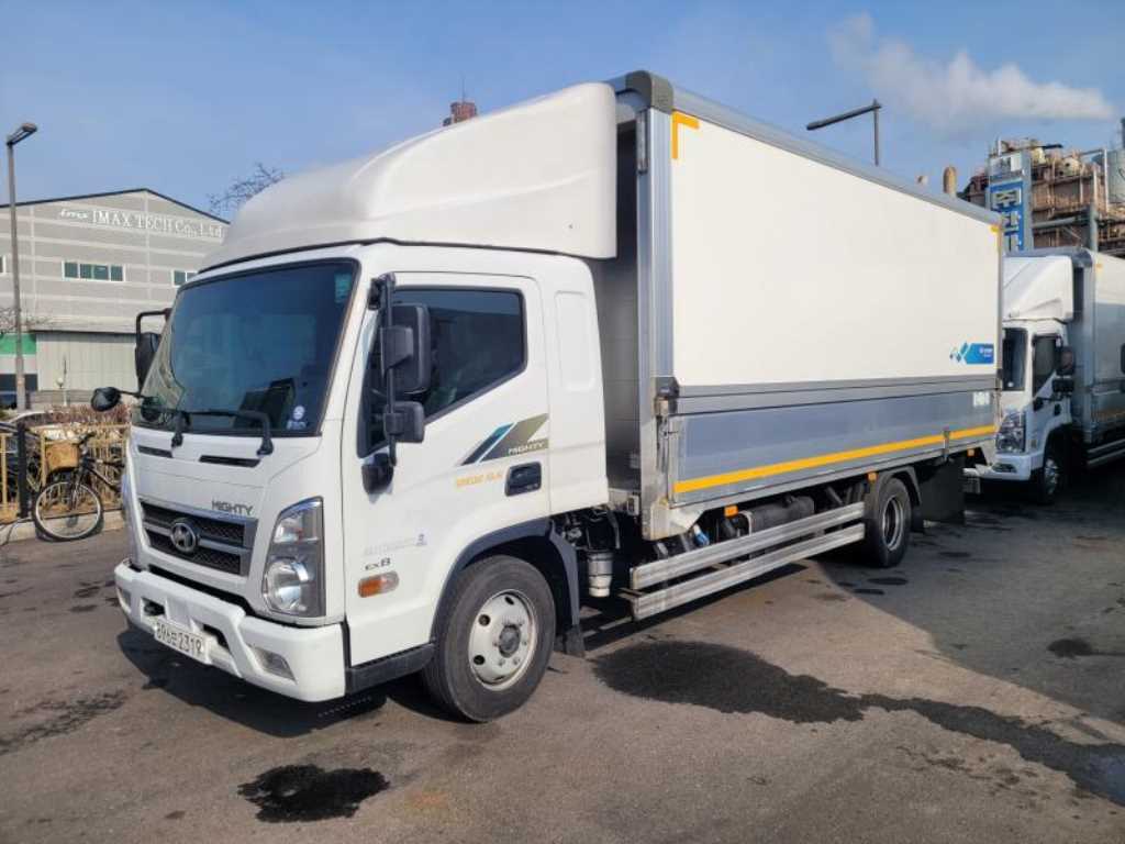 medium and large cargo truck - Vista 3