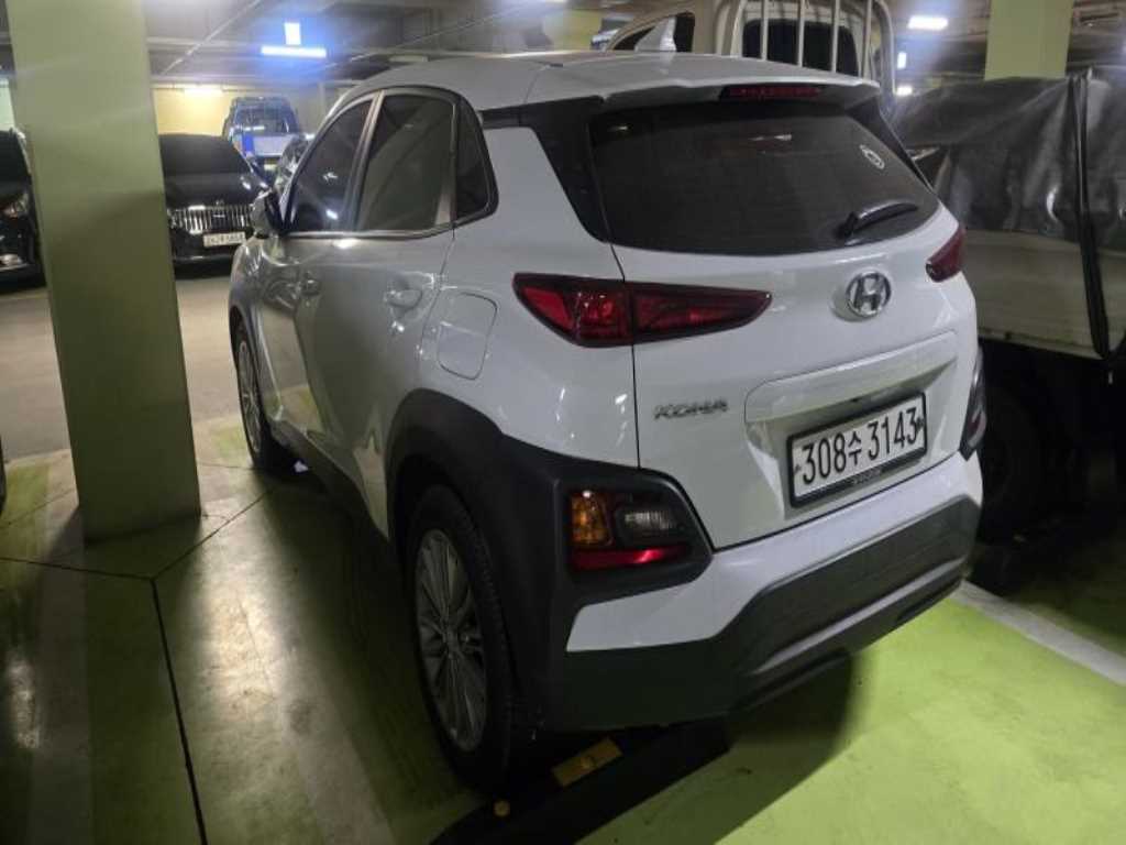HYUNDAI Kona - Vista 4