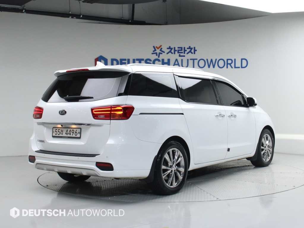 KIA Carnival - Vista 2