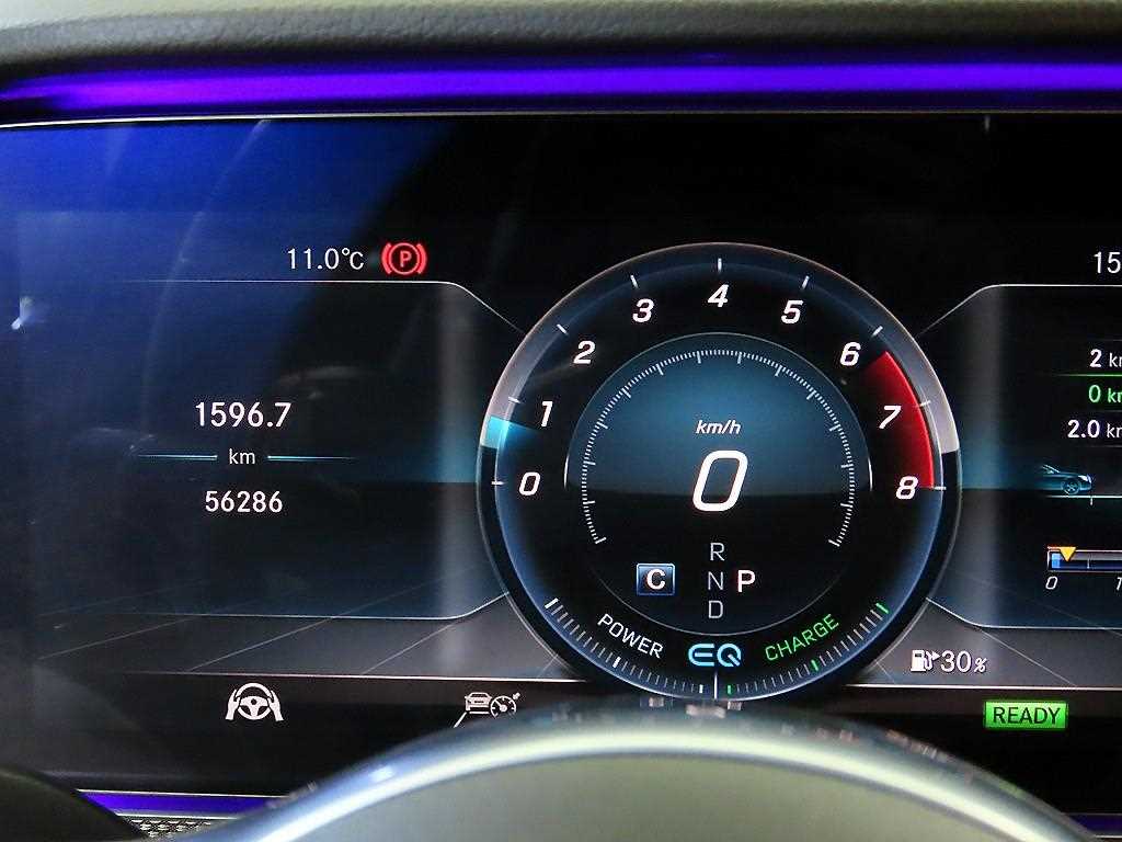 Mercedes Benz E class - Vista 9