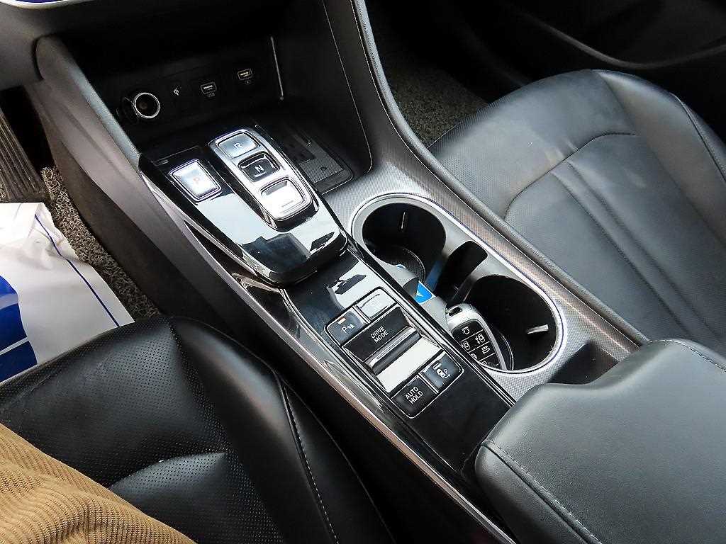 HYUNDAI Sonata - Vista 10