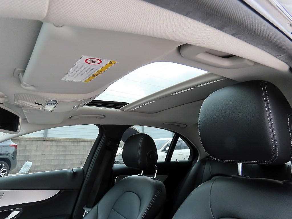 Mercedes Benz C Class 2016 Negro - Importación desde Corea - HF Imports Iquique - Foto 18