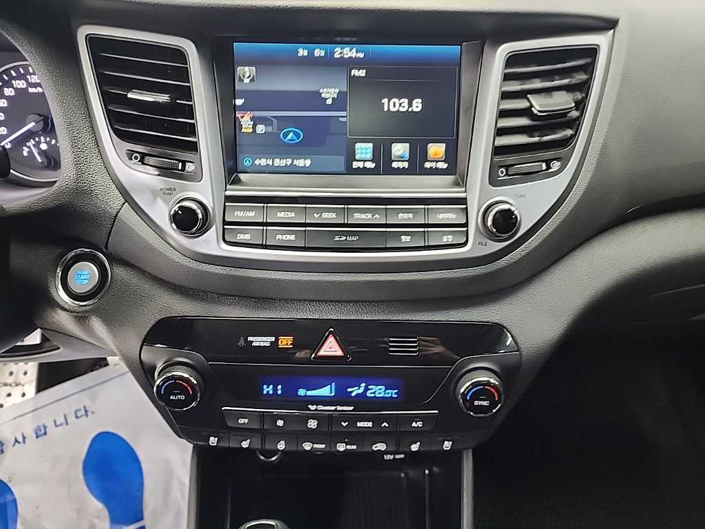 HYUNDAI Tucson - Vista 10