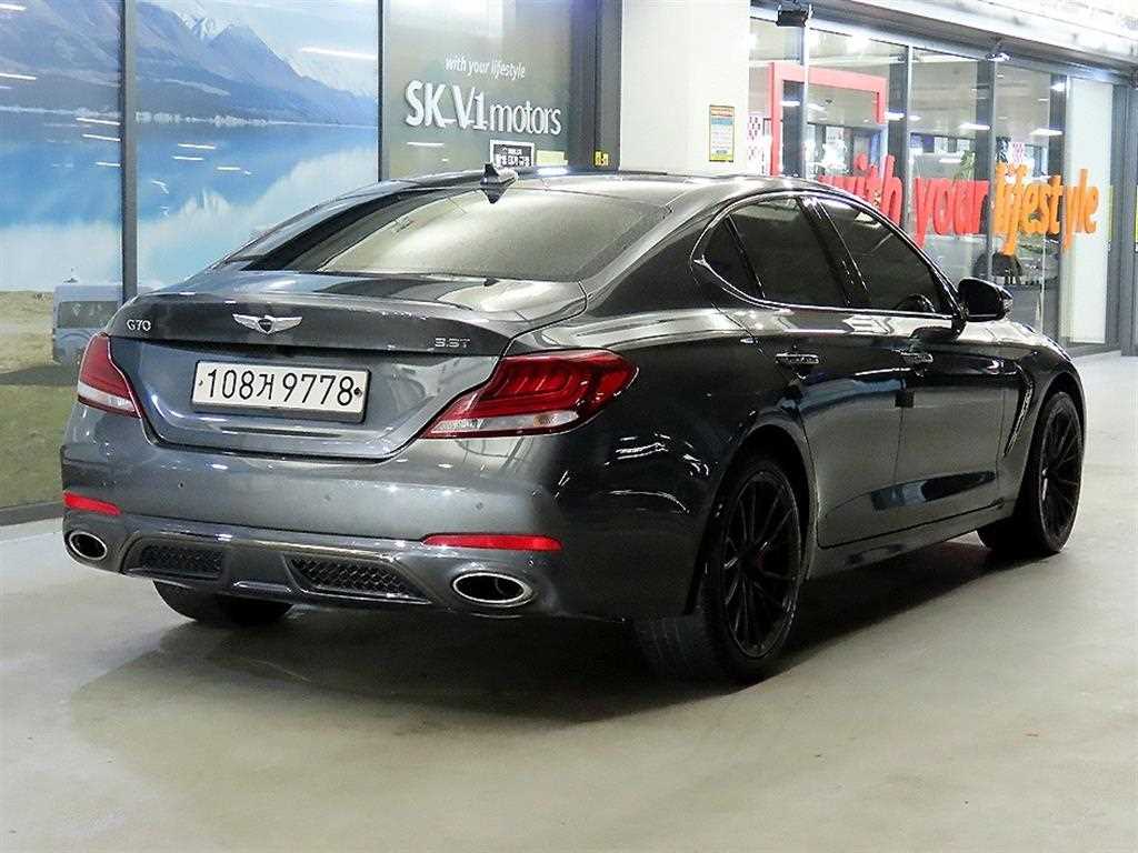 Genesis G70 - Vista 4