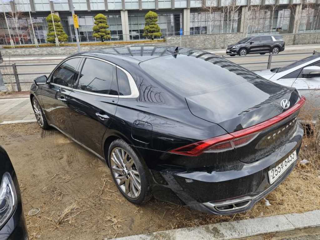 HYUNDAI Grandeur - Vista 5