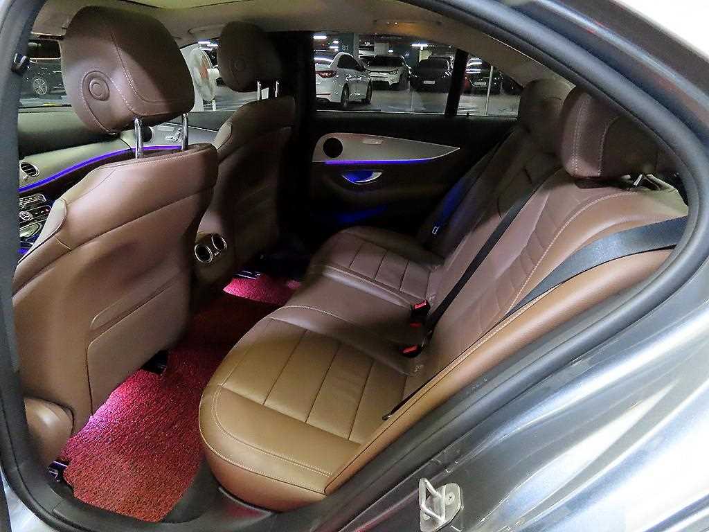 Mercedes Benz E class - Vista 7