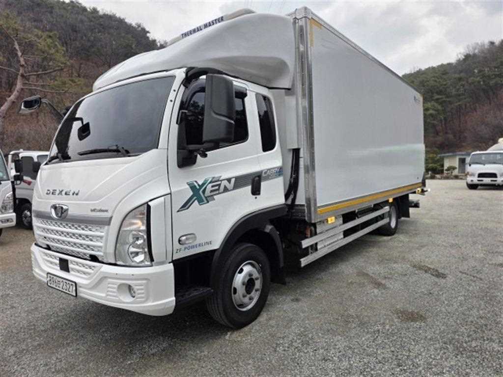 medium and large cargo truck - Vista 3