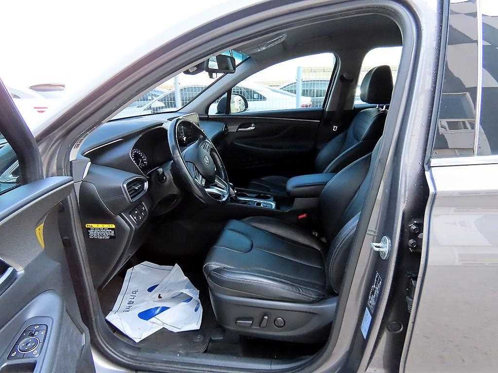 HYUNDAI Santa Fe - Vista 5