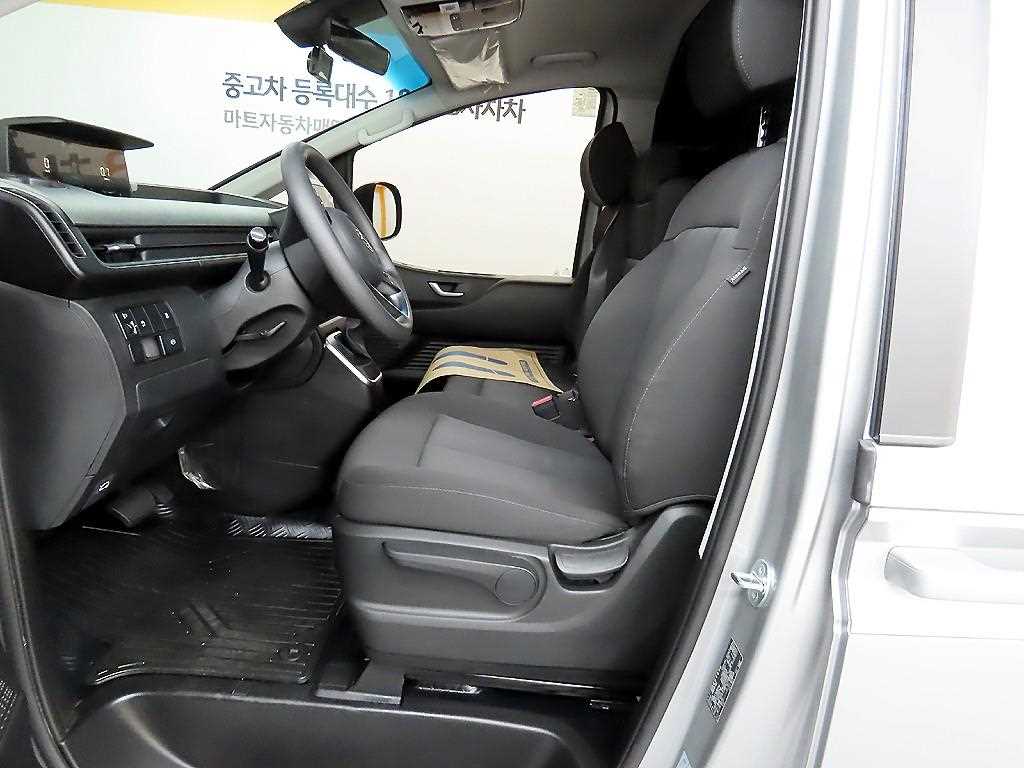 HYUNDAI Staria - Vista 5