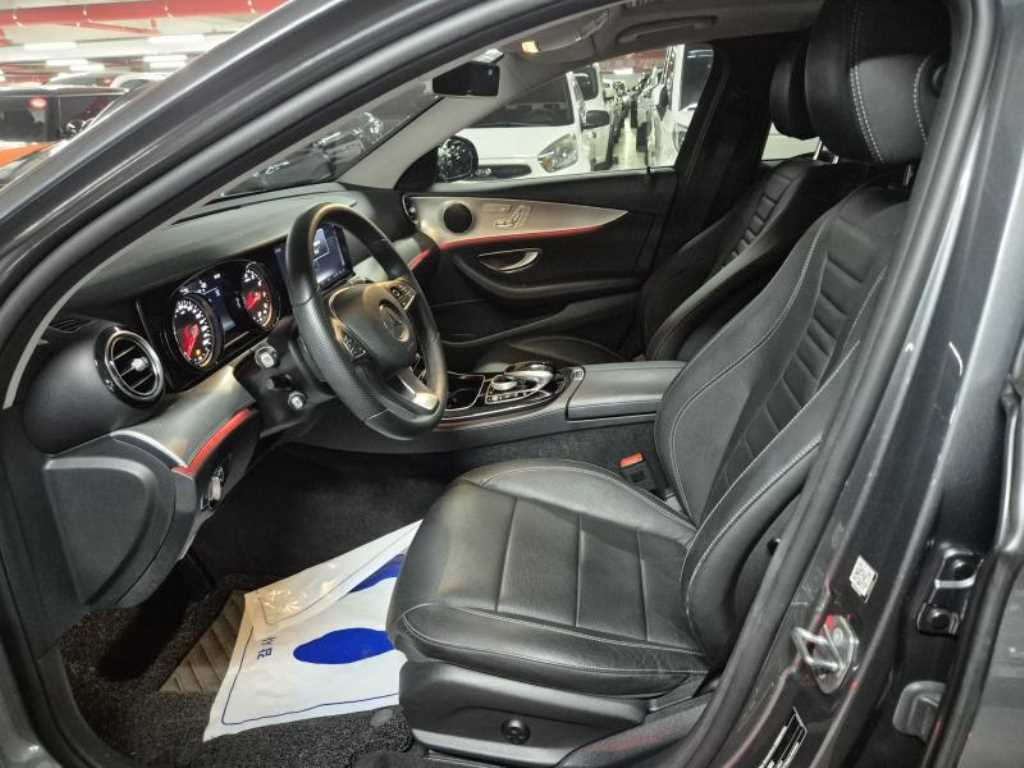 Mercedes Benz E class - Vista 9