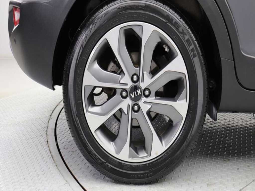 KIA Stonic - Vista 8