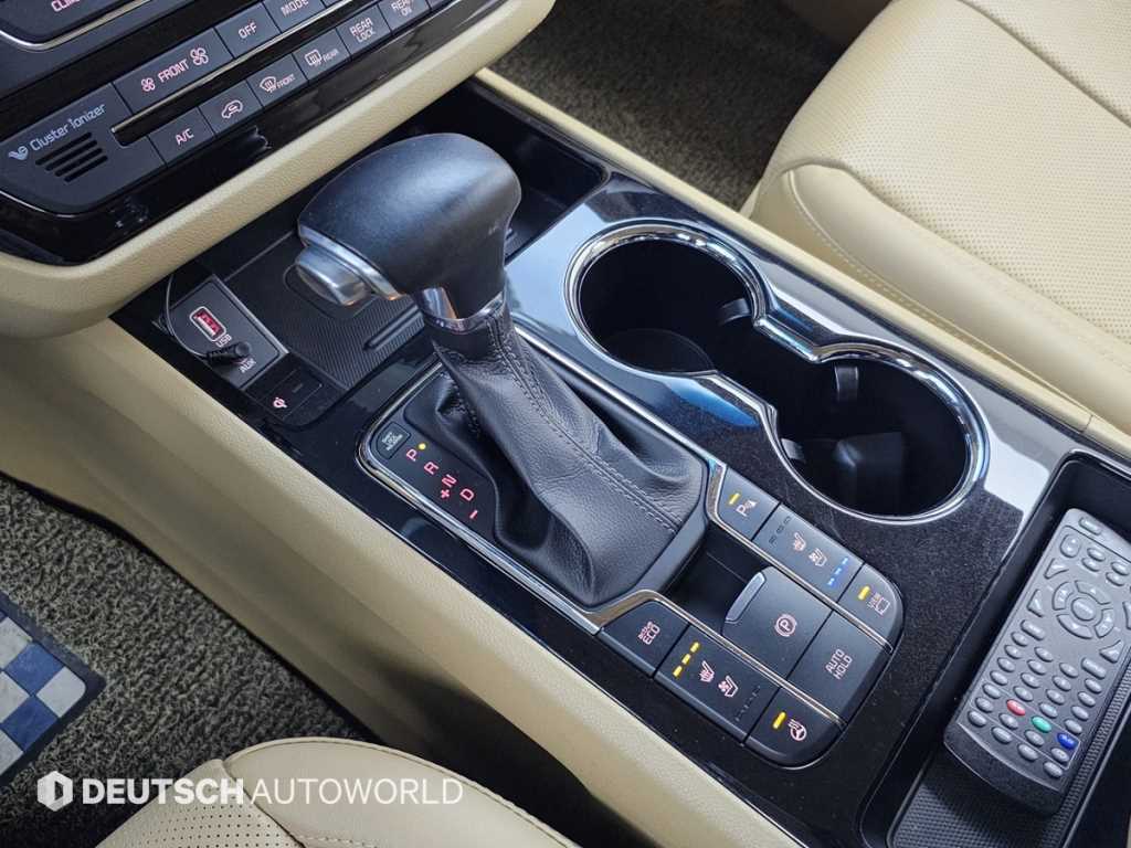 KIA Carnival - Vista 10