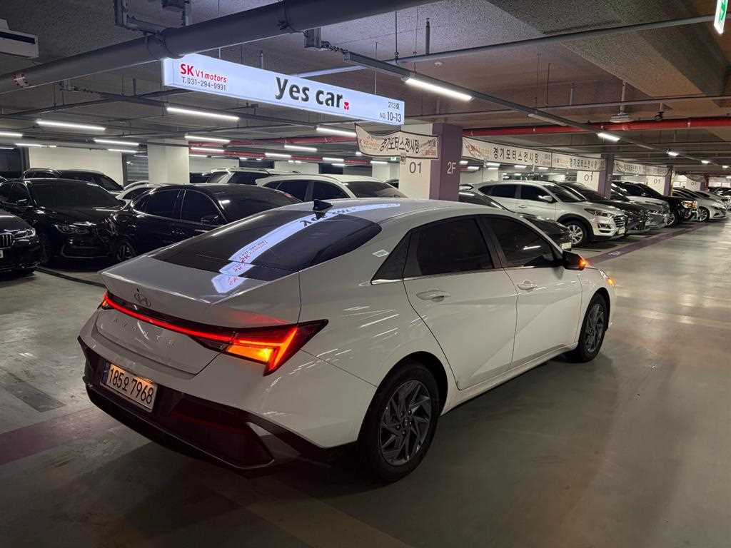 HYUNDAI Avante - Vista 3