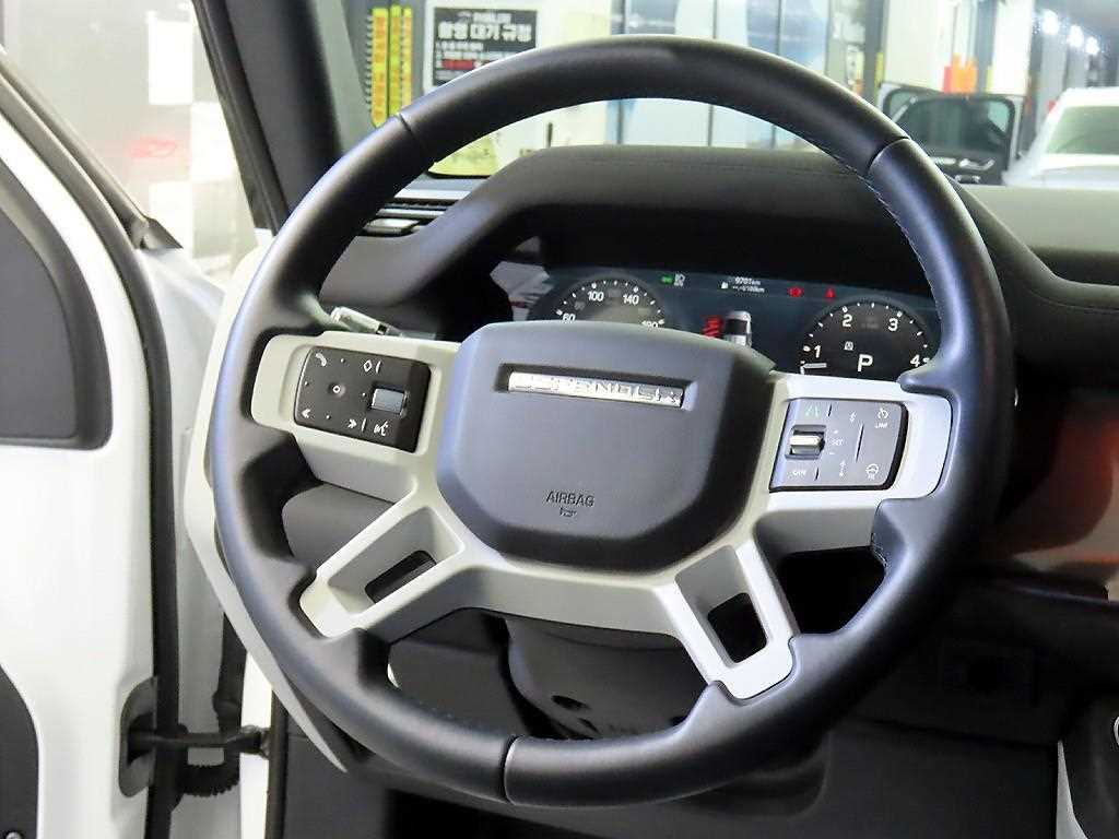 Land Rover Defender - Vista 8