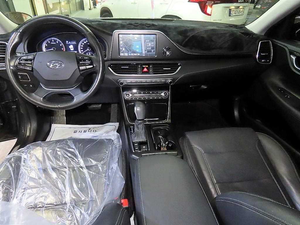 HYUNDAI Grandeur - Vista 10