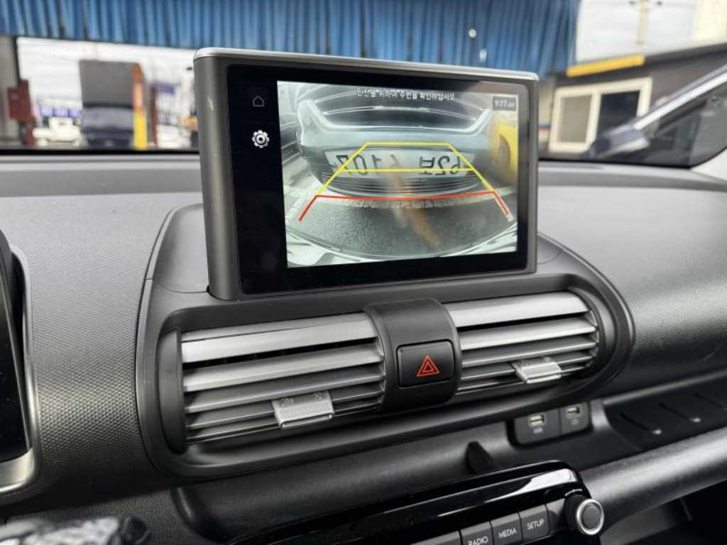 HYUNDAI Casper - Vista 9