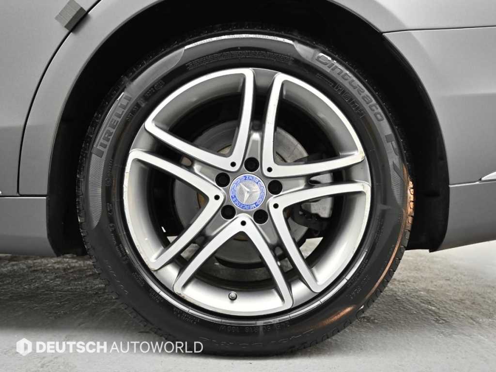 Mercedes Benz S Class - Vista 5