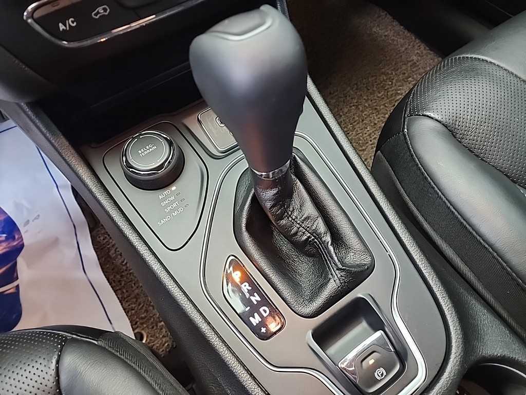 Jeep Cherokee - Vista 8