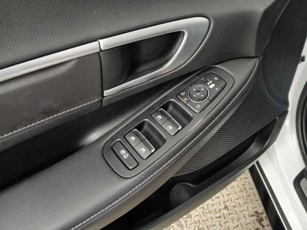 HYUNDAI Sonata - Vista 10