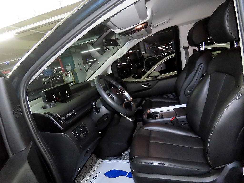 HYUNDAI Staria - Vista 9