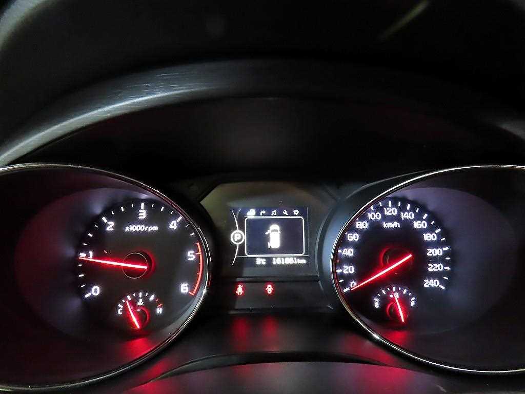 KIA Carnival - Vista 9