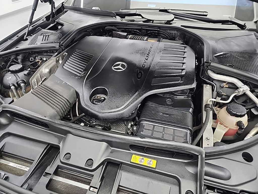 Mercedes Benz S Class - Vista 5