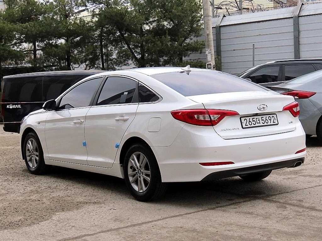 HYUNDAI Sonata - Vista 3