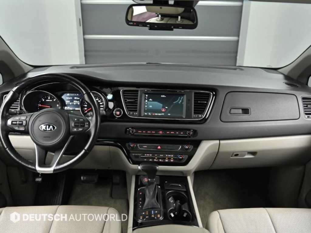 KIA Carnival - Vista 7