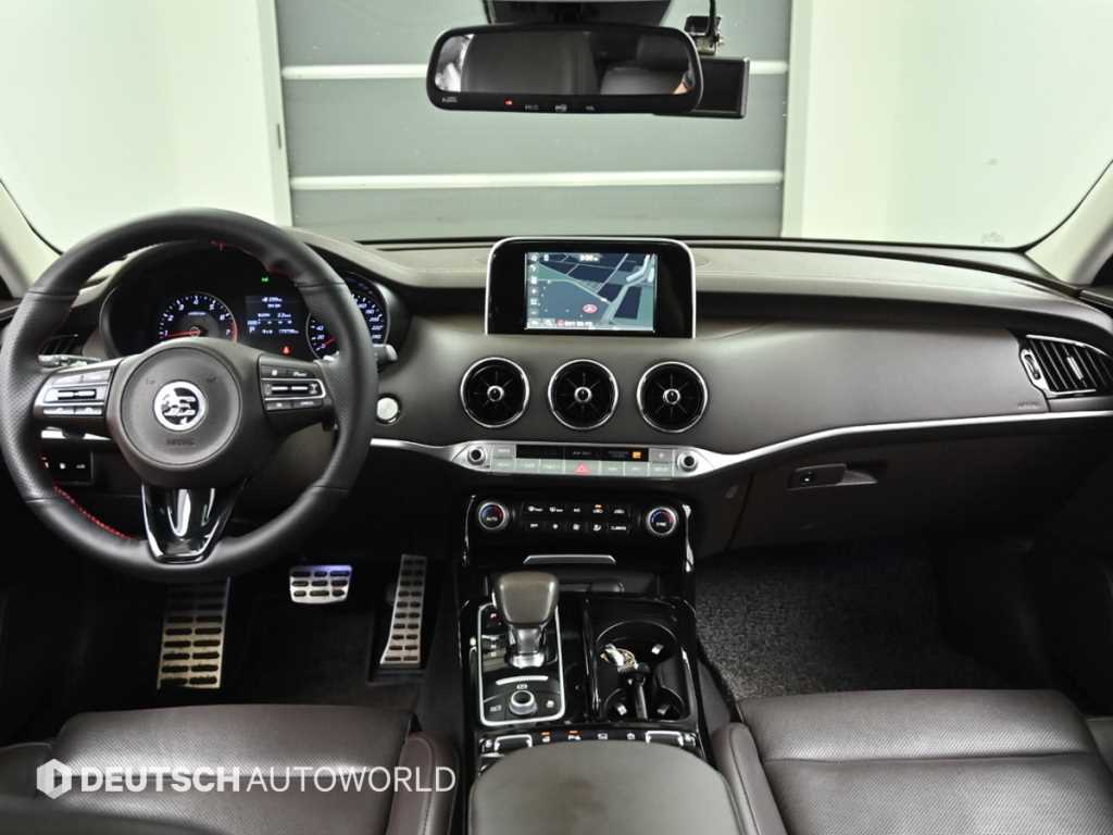 KIA Stinger - Vista 7