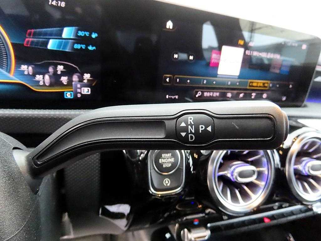 Mercedes Benz CLA Class - Vista 11