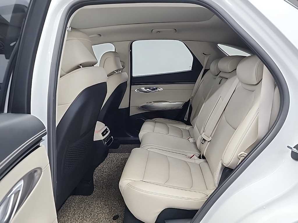 Genesis GV70 - Vista 12