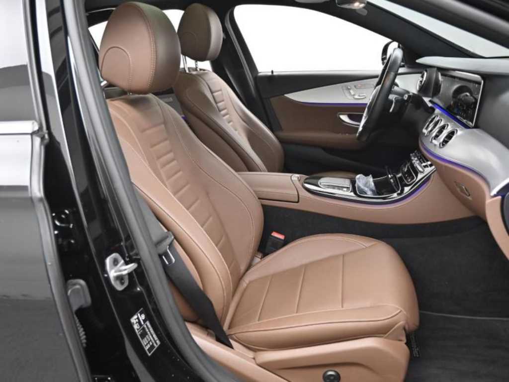 Mercedes Benz E class - Vista 10