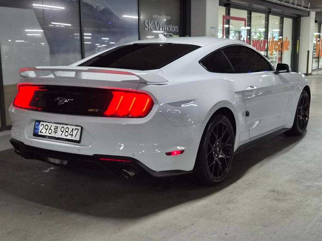 Ford Mustang - Vista 4