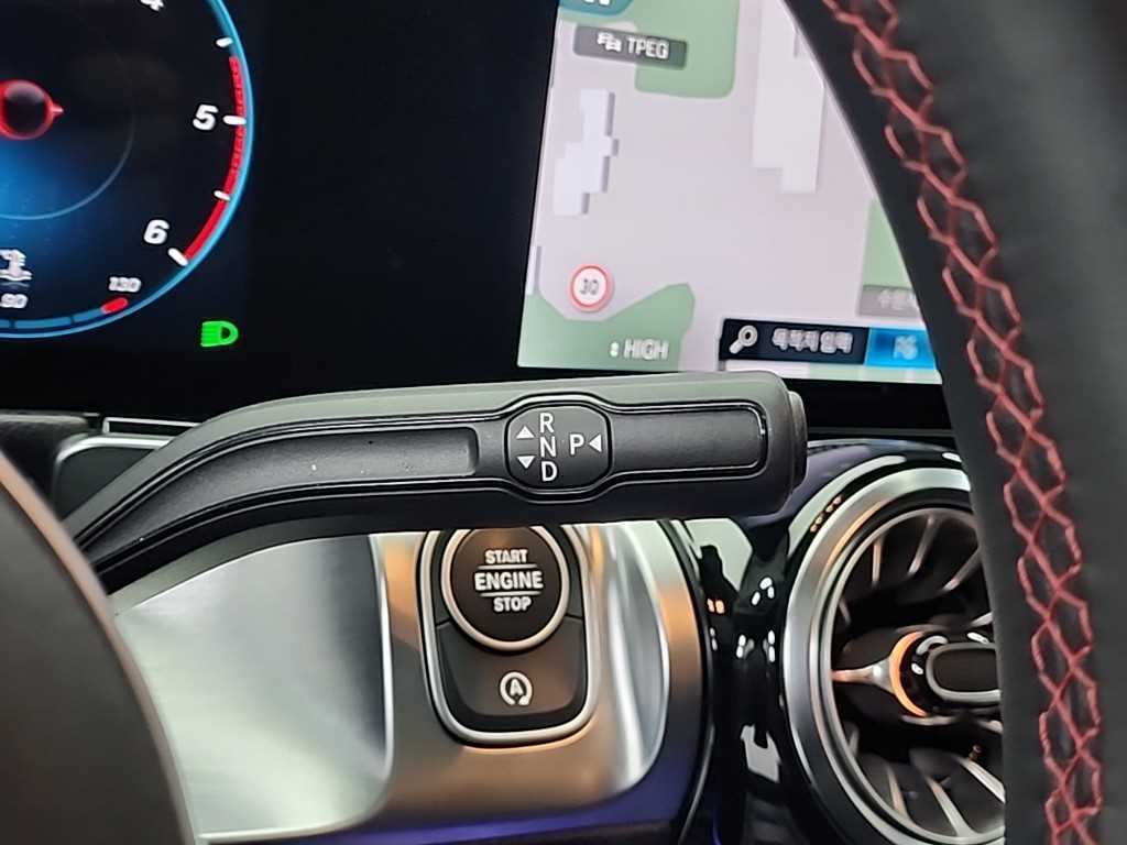 Mercedes Benz GLB Class - Vista 8