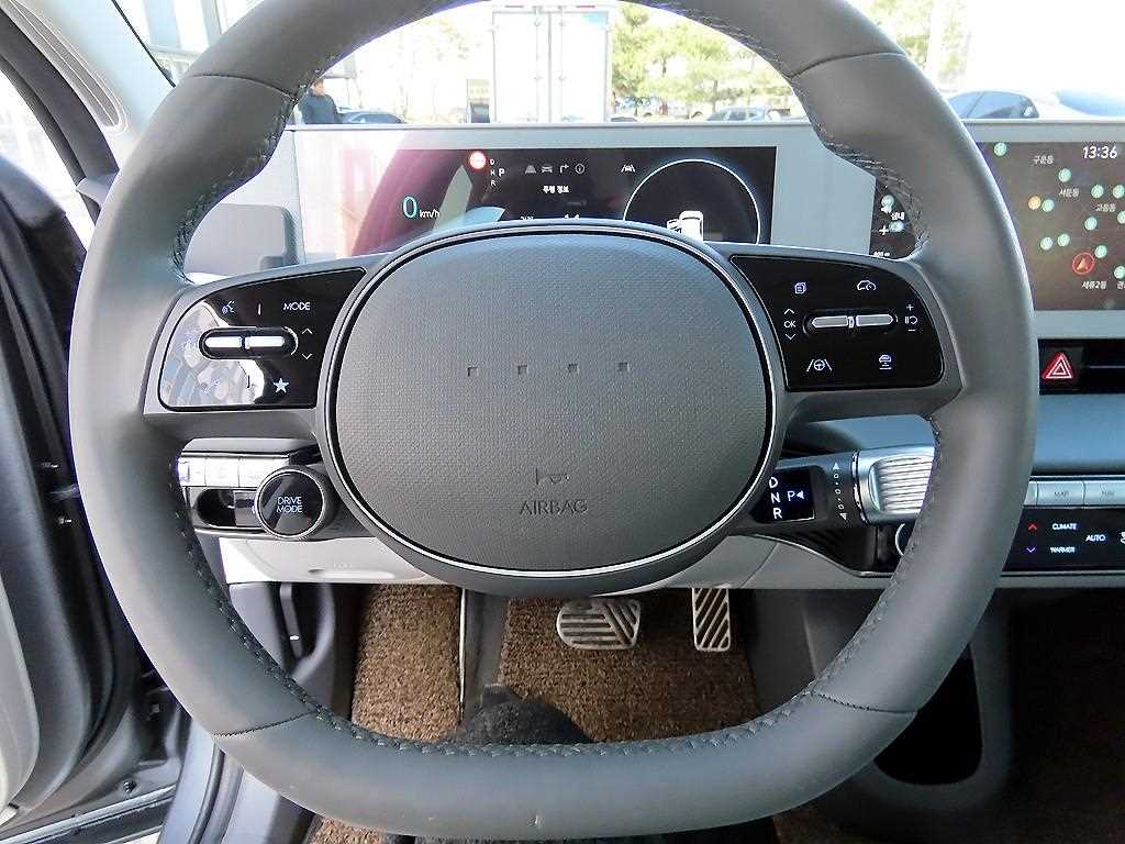 HYUNDAI Ioniq 5 - Vista 8