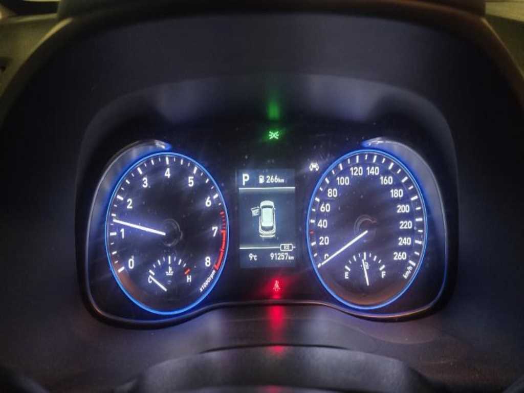 HYUNDAI Kona - Vista 5