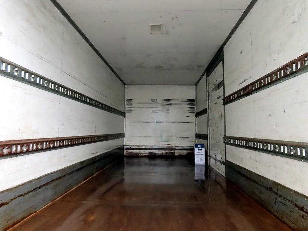 medium and large cargo truck - Vista 6