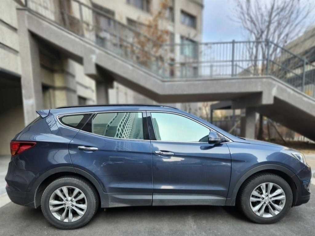 HYUNDAI Santa Fe - Vista 3