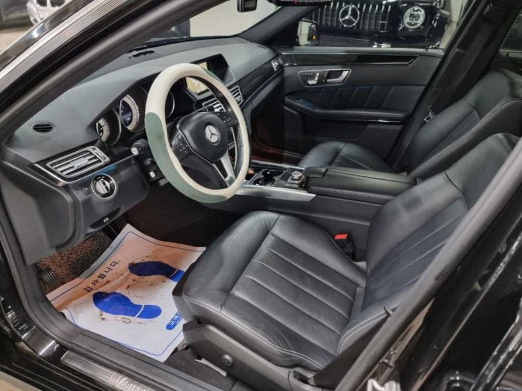 Mercedes Benz E class - Vista 6