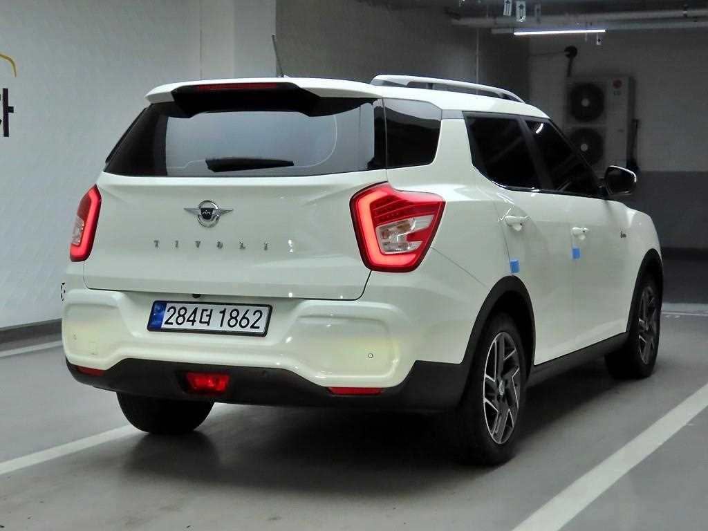 Ssangyong Tivoli - Vista 4