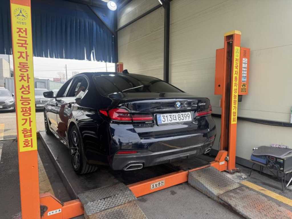 BMW 5 Series - Vista 2