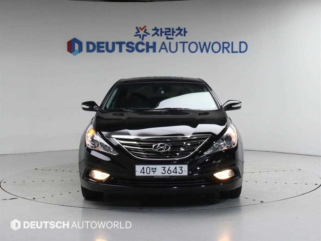HYUNDAI Sonata - Vista 3