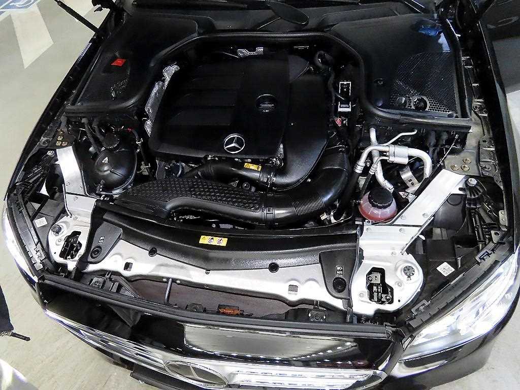 Mercedes Benz E class 2019 Negro - Importación desde Corea - HF Imports Iquique - Foto 19