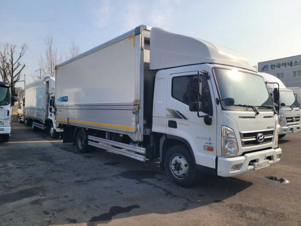 medium and large cargo truck - Vista 2