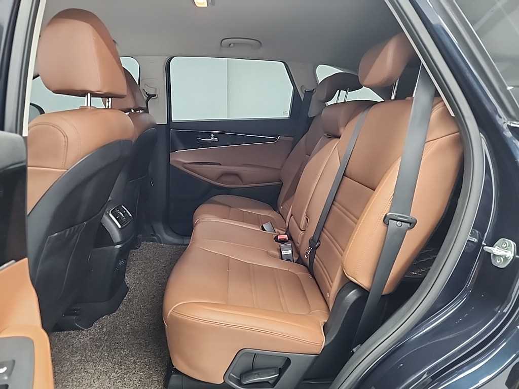 KIA Sorento - Vista 12