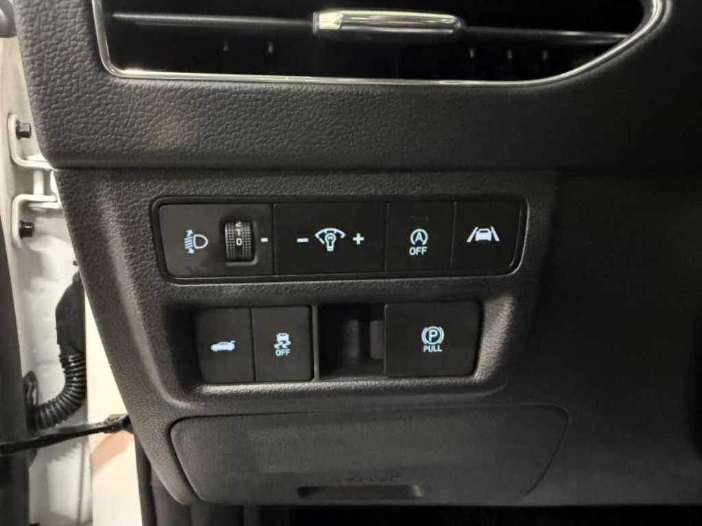 HYUNDAI Sonata - Vista 12